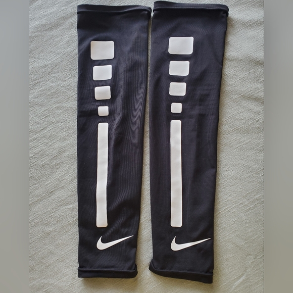 Nike Other - Nike Arm Sleeves S/M